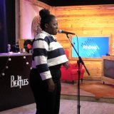 Une artiste Lausannoise à la voix de velours... Nnavy était en showcase sur Rhône FM